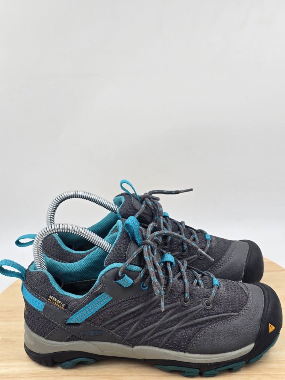 Keen Marshall WP Hiking Shoe Gray  Blue Women Size 7  Style 1011530